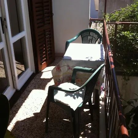 Buratovic * Stari Grad (Hvar)